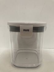 10 X X2 FOOD STORAGE CONTAINERS 1.3L.