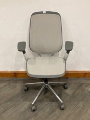 STEELCASE KARMAN ERGONOMIC OFFICE CHAIR IN COLOUR INTERMIX OPAQUE SEAGULL KR14 -RRP £1039