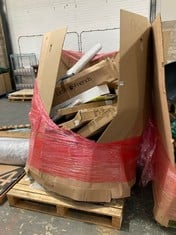 PALLET OF ASSORTED ITEMS TO INCLUDE PETSAFE TELESCOPING DOG RAMP