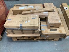 PALLET OF ASSORTED ITEMS TO INCLUDE WOODEN ROCKING STAND IN THE COLOUR NATURAL (CL1556)