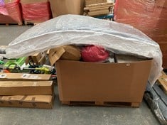 PALLET OF ASSORTED ITEMS TO INCLUDE SPRING SINGLE MATTRESS 90 X 190CM