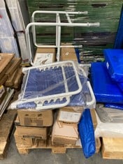 PALLET OF ASSORTED ITEMS TO INCLUDE VIVERE HAMMOCK (2.5 X 1.1 X 1.05)