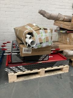 PALLET OF ASSORTED PARTS TO INCLUDE NEW WORLD SPORT FOOTBALL GOAL IN WHITE (PART)