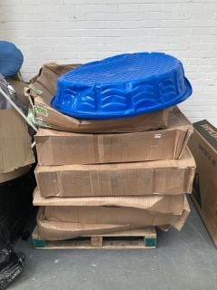 PALLET OF ASSORTED ITEMS TO INCLUDE SUMMER WAVES CHILD PADDLING POOL IN BLUE