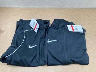 2 X KIDS NIKE ZIP UP TRACKSUIT TOPS IN BLACK SIZE L: LOCATION - A4