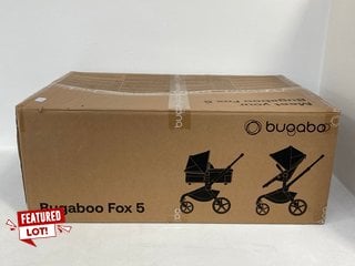 BUGABOO FOX 5 CARRY COT AND SEAT PUSH CHAIR IN BLACK - RRP £1,115: LOCATION - FRONT BOOTH