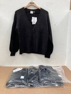 4 X ICHI IHKAMARA CARDIGAN IN BLACK IN VARIOUS SIZES: LOCATION - B1