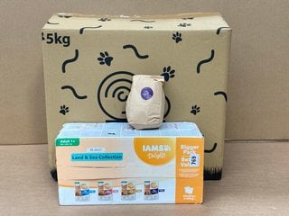 THE HAPPY HAY COMPANY BOX OF HAY TO INCLUDE IAMS LAND & SEA COLLECTION CAT FOOD: LOCATION - C1