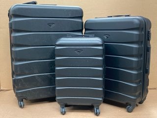 SET OF 3 FLIGHT KNIGHT MEDIUM SPINNER HARDSHELL SUITCASES IN BLACK: LOCATION - C1