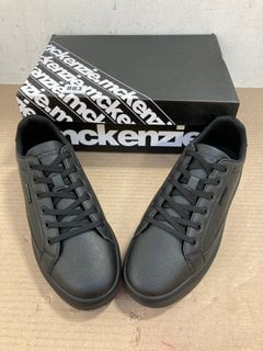 MCKENZIE FOSTER TRAINERS IN BLACK SIZE UK 8: LOCATION - C5