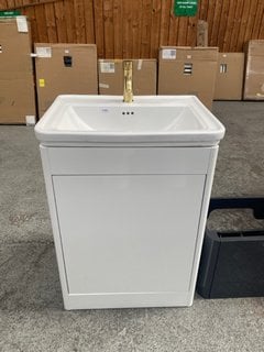 (COLLECTION ONLY) FLOOR STANDING 1 DOOR SINK UNIT IN WHITE WITH A 630 X 480MM 1TH CERAMIC BASIN COMPLETE WITH A BRUSHED BRASS MONO BASIN MIXER TAP AND SPRUNG WASTE RRP £775: LOCATION - BR3