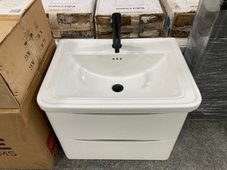 (COLLECTION ONLY) WALL HUNG 2 DRAWER SINK UNIT IN WHITE WITH A 630 X 480MM 1TH CERAMIC BASIN COMPLETE WITH A BLACK MONO BASIN MIXER TAP AND SPRUNG WASTE RRP £745: LOCATION - D3