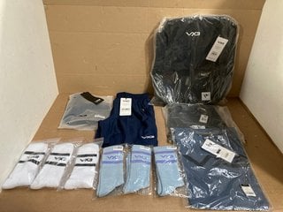 QTY OF ASSORTED MENS CLOTHING IN VARIOUS SIZES TO INCLUDE 2 X VX3 MAJESTER COACHES SHORTS IN NAVY: UK SIZE L: LOCATION - WH8