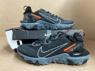 NIKE REACT VISION RUNNING SHOES IN BLACK/COOL GREY: UK SIZE 9: LOCATION - WH8