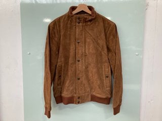 R.M.WILLIAMS AIRMAN L/S JACKET IN BROWN - SIZE MEDIUM - RRP £620: LOCATION - BOOTH