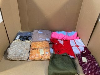 QTY OF ASSORTED LADIES CLOTHING IN VARIOUS SIZES TO INCLUDE MONTIREX W MOVE WINDBREAKER IN BABY BLUE/FUCHSIA- UK SIZE L: LOCATION - G3