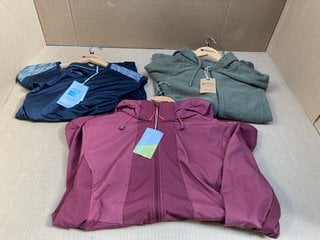 3 X ASSORTED MOUNTAIN WAREHOUSE LADIES CLOTHING IN VARIOUS SIZES TO INCLUDE PRO RUNNING REFLECTIVE LONG SLEEVE T-SHIRT IN BLACK - UK SIZE 22: LOCATION - G4