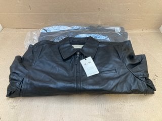 2 X R.M.WILLIAMS COLTON LEATHER JACKETS IN BLACK- UK SIZE M - COMBINED RRP £238.00: LOCATION - G6