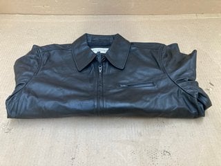 R.M.WILLIAMS MENS COLTON LEATHER JACKET IN BLACK-UK SIZE M -RRP £169.00: LOCATION - G6