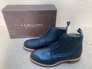 R.M.WILLIAMS MENS RANDWICK LIMITED EDITION LACE UP BOOTS IN BLACK LEATHER- UK SIZE 8- RRP £340.00: LOCATION - G7