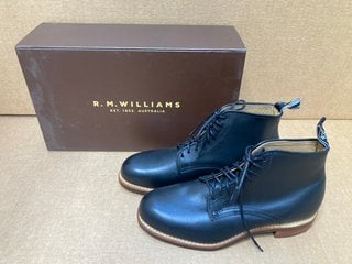 R.M.WILLIAMS LIMITED EDITION RANDWICK MENS LACE UP LEATHER BOOTS IN BLACK - UK SIZE 8 : RRP £340.00: LOCATION - G8