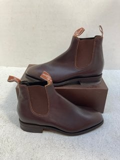 R.M.WILLIAMS COMFORT CRAFTSMAN MENS LEATHER BOOTS IN YEARLING- UK SIZE 9 : RRP £399.00: LOCATION - G9