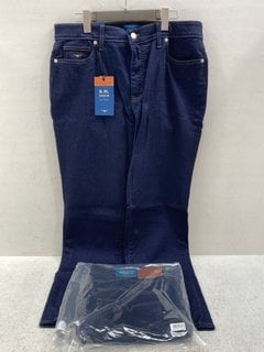 2 X PAIRS OF R.M.WILLIAMS MEREDITH REGULAR FIT JEANS IN DARK DENIM-UK SIZE W32"/L32"- COMBINED RRP £208.00: LOCATION - G9