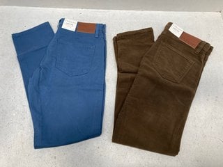 R.M.WILLIAMS LOXTON REGULAR FIT JEANS IN BLUE-UK SIZE M TO INCLUDE R.M.WILLIAMS LOXTON REGULAR FIT TAPERED LEG JEANS IN BROWN- UK SIZE M : COMBINED RRP £190.00: LOCATION - G12