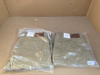 2 X PAIRS OF MENS R.M.WILLIAMS RAMCO REGULAR FIT JEANS IN KHAKI- UK SIZE W38"/L32" : COMBINED RRP £190.00: LOCATION - G13