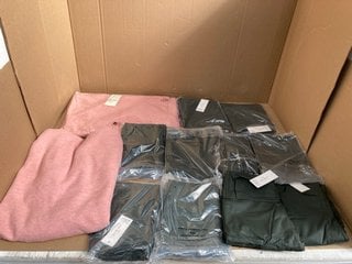 9 X PAIRS OF LADIES LEATHER LOOK LEGGINGS IN GREEN- UK SIZE L/XL TO INCLUDE 2 X HOODED JUMPER DRESSES IN PINK: LOCATION - F17