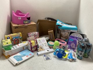 QTY OF ASSORTED BABY ITEMS TO INCLUDE B.BOX SIPPY CUP, SET OF 2 MAM SIZE 3 TEATS & FISHER PRICE READY SETTLE SLEEP: LOCATION - WH2