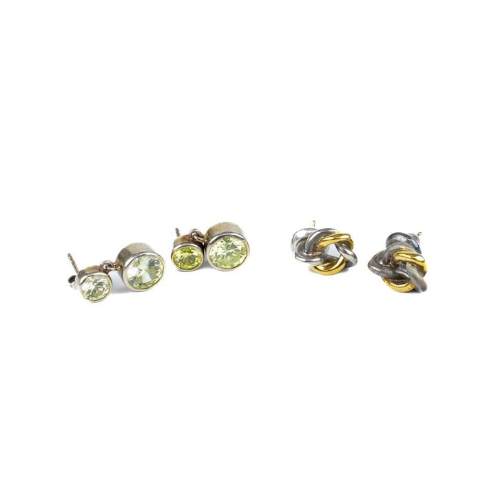 Silver Gold Plate Bi-Colour Pair of Knot Stud Earrings, Silver Green Stone Pair of Drop Earrings, total weight 12g (VAT Only Payable on Buyers Premium)