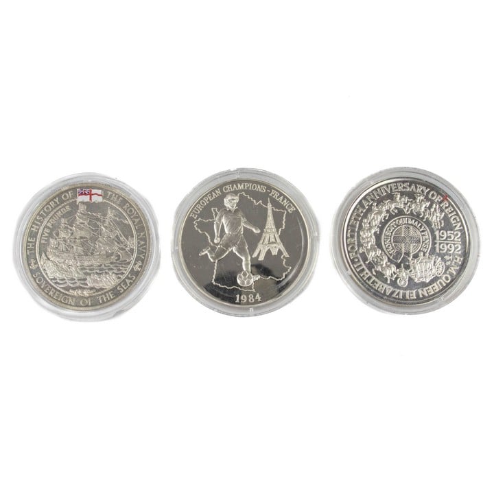 Silver Selection of Three 1 Ounce Commemorative Coins, including Samoa Sisifo 1952-1992 40th Anniversary of Reign, 1996 European Football Championship France and History of the Royal Navy. 3.8cm (VAT