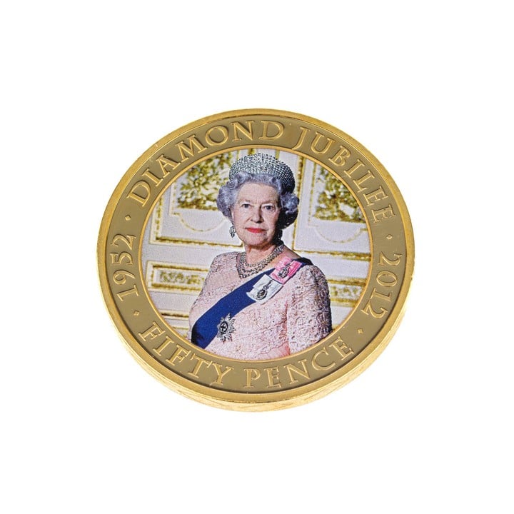 Gold Plated Metal Queen Elizabeth Diamond Jubilee 2011 Coin, 3.8cm, 30.7g (VAT Only Payable on Buyers Premium)