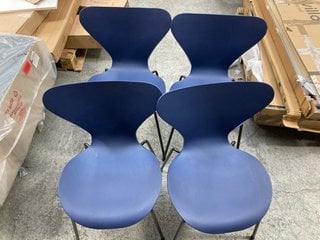 4 X BLUE PLASTIC DINING CHAIRS: LOCATION - A6