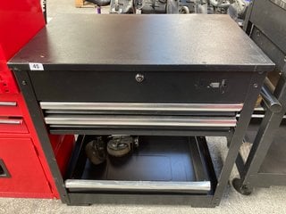 2 DRAWER TOOL CART IN BLACK ( INCOMPLETE ): LOCATION - B4