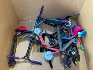 PALLET OF ASSORTED CHILDRENS SCOOTERS TO INCLUDE INERT FS2+ NEO CHROME FREESTYLE SCOOTER: LOCATION - B5 (KERBSIDE PALLET DELIVERY)