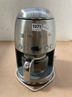 SMEG DCF02SSUK DRIP FILTER COFFEE MACHINE - RRP £178.99: LOCATION - AR4