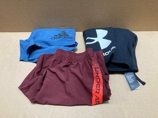 3 X ASSORTED CLOTHING ITEMS TO INCLUDE UNDER ARMOUR RIVAL JOGGER SHORTS IN BLACK/WHITE - UK S: LOCATION - AR14