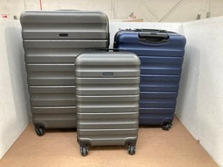 3 X ASSORTED JOHN LEWIS & PARTNERS HARD SHELL SUITCASES TO INCLUDE SMALL SILVER & BLACK CABIN BAG: LOCATION - A5T