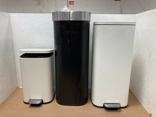 2 X ASSORTED JOHN LEWIS & PARTNERS HOUSEHOLD BINS TO INCLUDE SMALL WASTE BIN IN CREAM: LOCATION - A6T