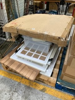 PALLET OF ASSORTED ITEMS TO INCLUDE WHITE WOODEN PICTURE FRAME: LOCATION - A5 (KERBSIDE PALLET DELIVERY)