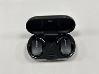 BOSE QUIET COMFORT WIRELESS EAR BUDS IN BLACK: MODEL NO 429708 BL3R BL3L (WITH WIRELESS CHARGING CASE) [JPTM123905]