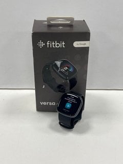 FITBIT VERSA 4 HEALTH & FITNESS TRACKER IN GRAPHITE/BLACK: MODEL NO FB523 (WITH BOX, STRAPS & CHARGING CABLE) [JPTM124393]