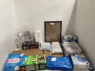 QTY OF ASSORTED HOUSE HOLD ITEMS TO INCLUDE 20 PACK OF COCKTAIL SHAKER SET, FASHION HAIR DRYER: LOCATION - H11