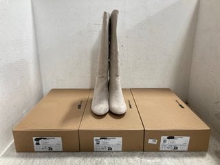 3 X WOMENS FAUX LEATHER BOOTS IN GREY SIZE: 11 AND 8.5 RRP - £120: LOCATION - H12