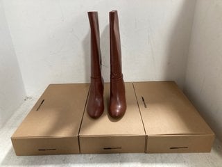 3 X WOMENS FAUX LEATHER BOOTS IN CHESTNUT BROWN SIZE: 6 AND 6.5 RRP - £120: LOCATION - H14