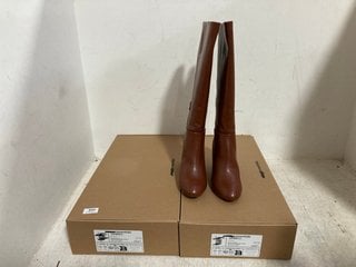 2 X WOMENS FAUX LEATHER BOOTS IN CHESTNUT BROWN SIZE: 7.5 AND 8 RRP - £120: LOCATION - H15