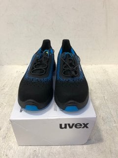 UVEX PROTECTIVE STEEL TOE PULL LACE UP TRAINERS IN BLUE/BLACK SIZE: 11: LOCATION - F0