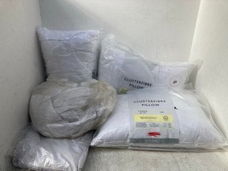 QTY OF ASSORTED JOHN LEWIS AND PARTNERS BED ITEMS TO INCLUDE CLUSTER FIBRE PILLOW: LOCATION - F7